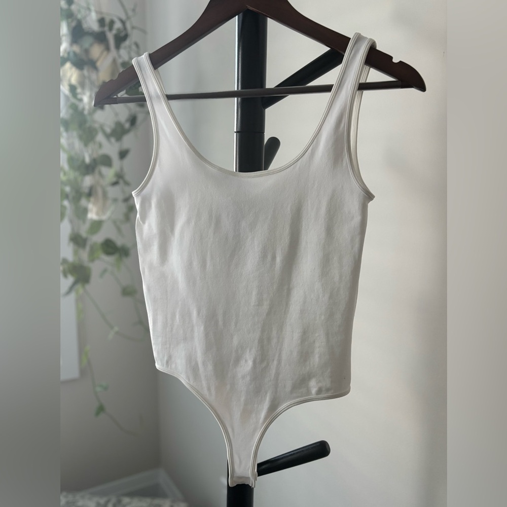 Design Lab White Sleeveless Bodysuit